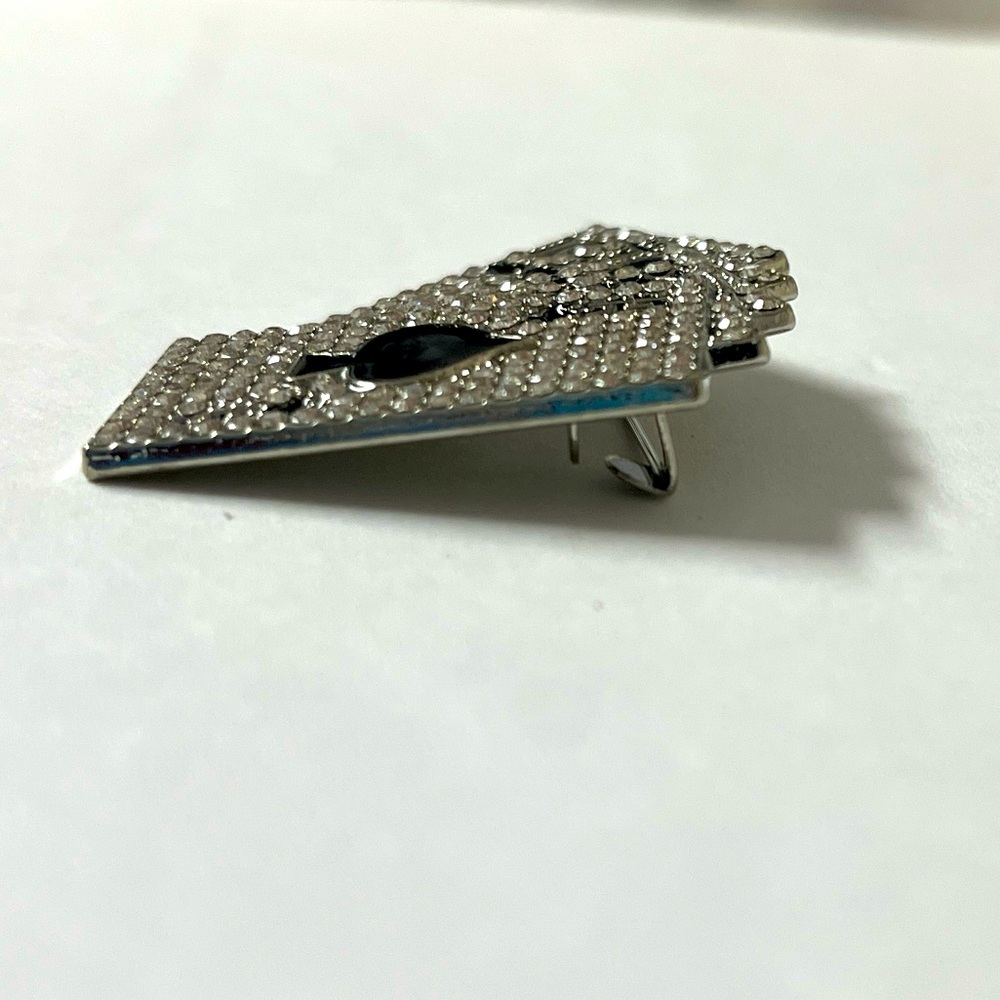 Brooch- rhinestones & blk enamel paint on poker cards. Silvertone NIP, 1.5”x1.5” - Picture 3 of 6